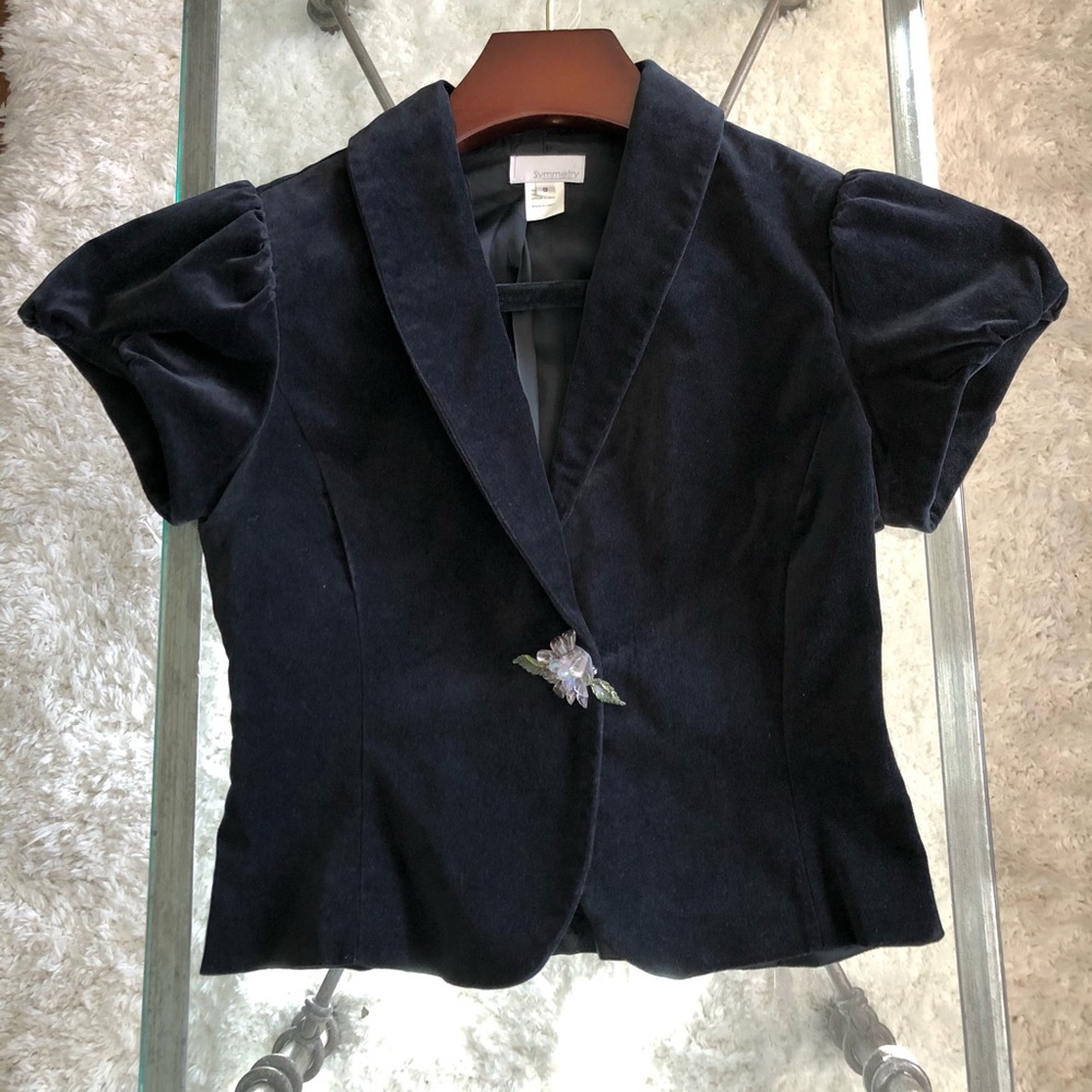 Symmetry Short Sleeve Velvet Jacket